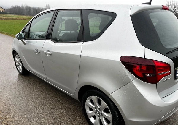 Opel Meriva cena 31849 przebieg: 63000, rok produkcji 2013 z Brzesko małe 232